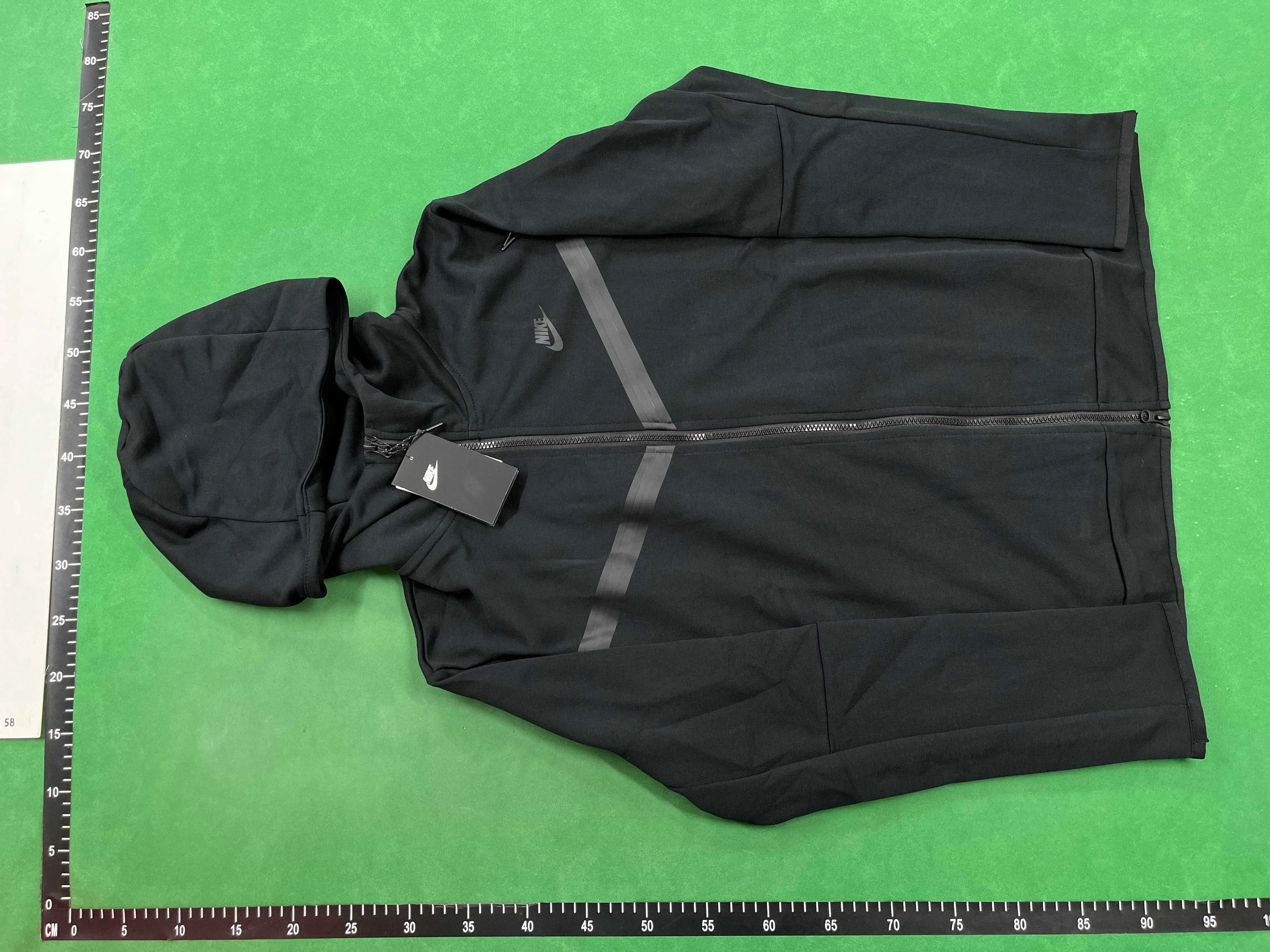 NIKE TECH TOP! thumbnail 2