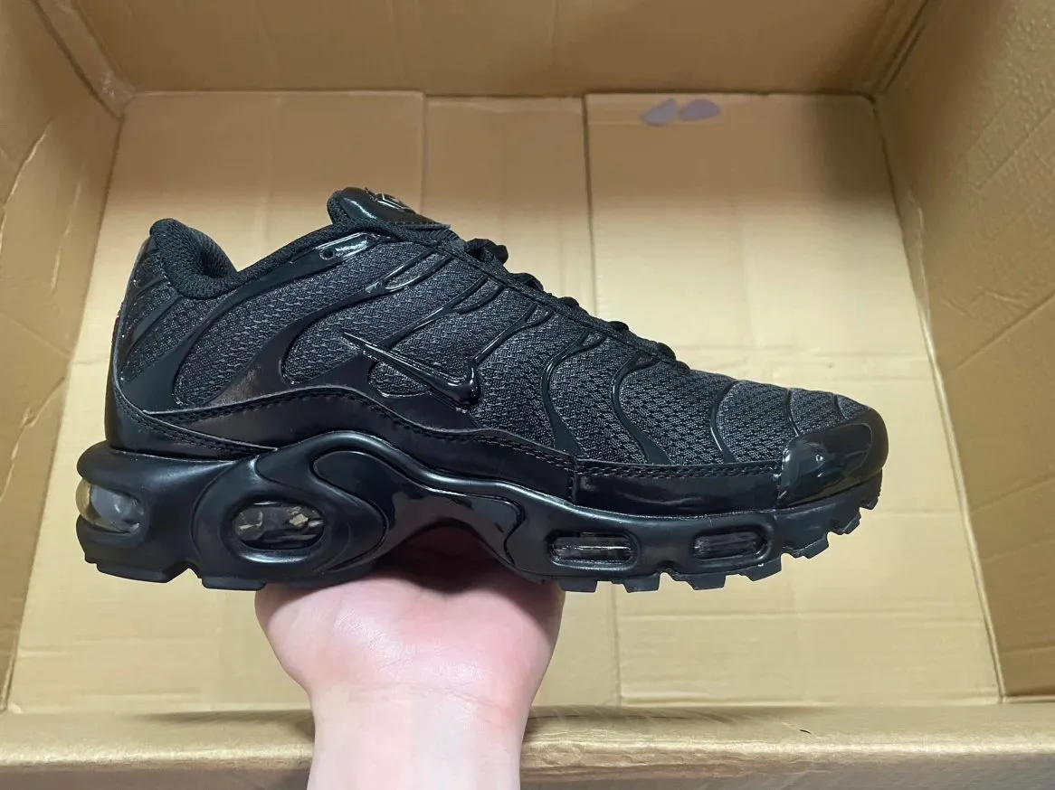 NK SWOOSH air max plus - Image 1