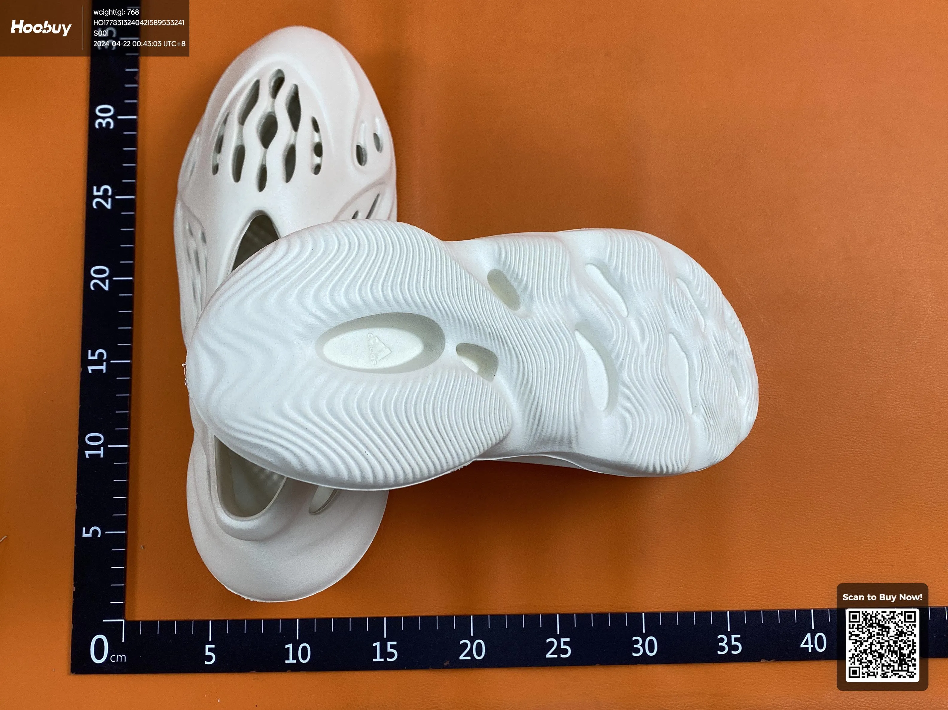 Yeezy Foam Runner LW thumbnail 2