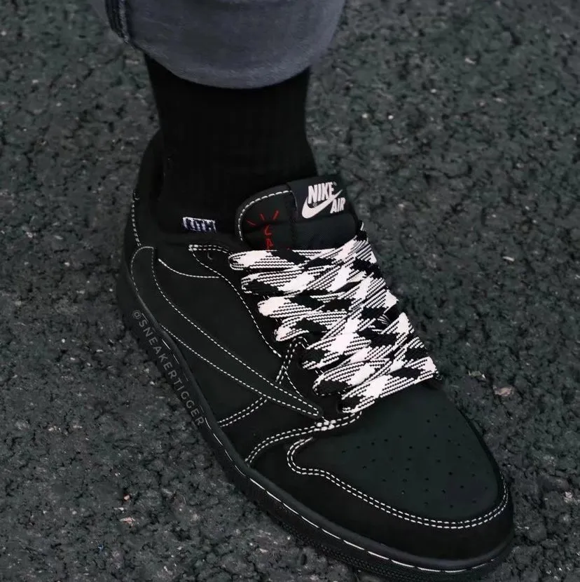 Nike Black Phantoms - Image 1