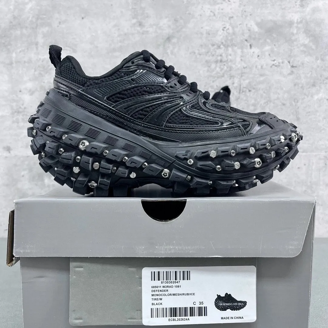 Balenciaga defenders - Image 1