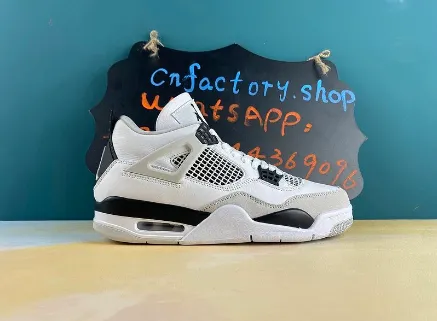 Jordan 4 Retro Military Black thumbnail 2